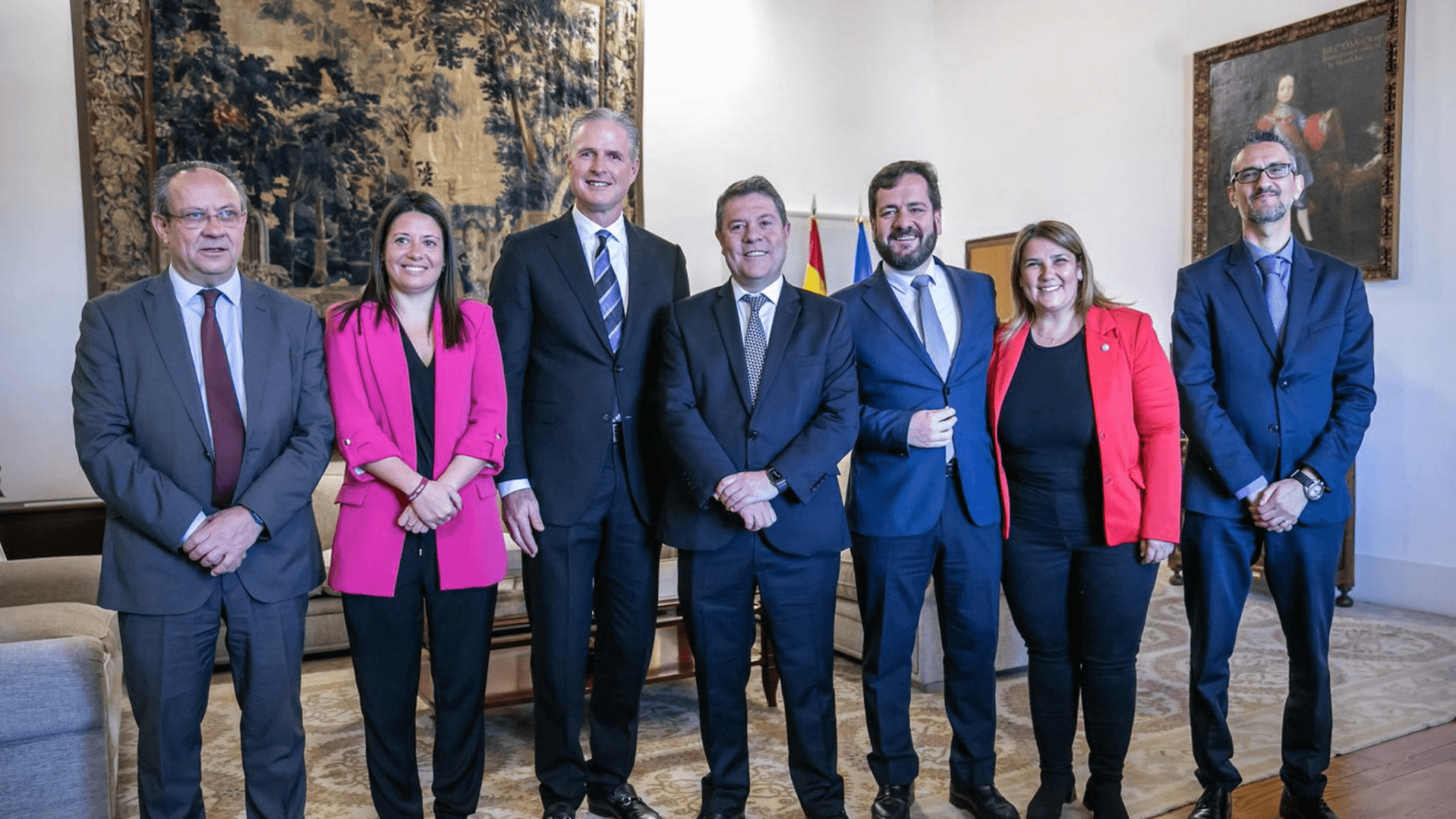 The Government of Castilla-La Mancha  representatives and SMART Technologies CMO Jeff Lowe